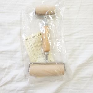 NEW THE PAMPERED CHEF DOUGH AND PIZZA ROLLER